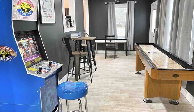 Corporate Stay: 4BR, Game Room & Movie Room in Decatur