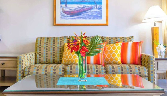 High floor hideaway w/lanai near the beach