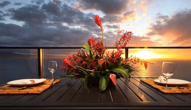 PENTHOUSE 12th FLOOR - OCEAN & SUNSET VIEWS, AC