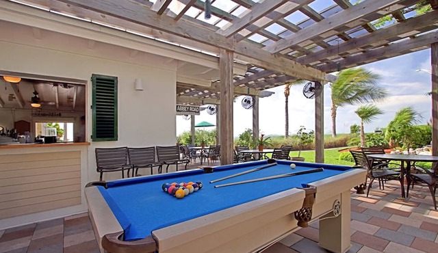 Oceanfront Property - 2BR/2BA - Near Smather's Beach - Poolside Bar and Grill in Key West