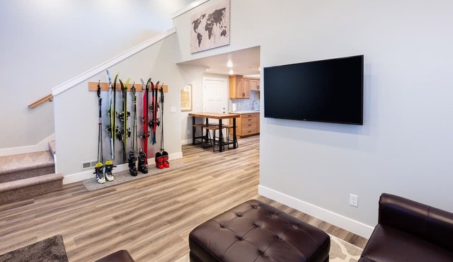 Best location! New cozy 2 BR unit 2 minutes from Big Cottonwood! in Cottonwood Heights