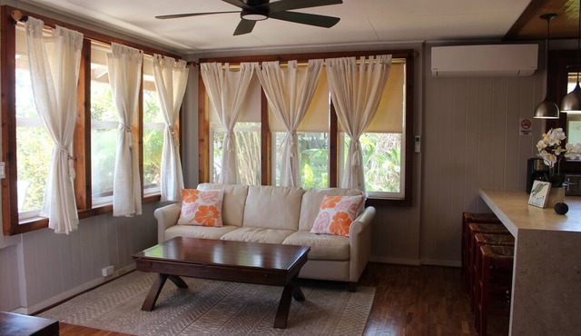 Two-Bedroom Cottage in the heart of historic Haleiwa town! in Haleiwa