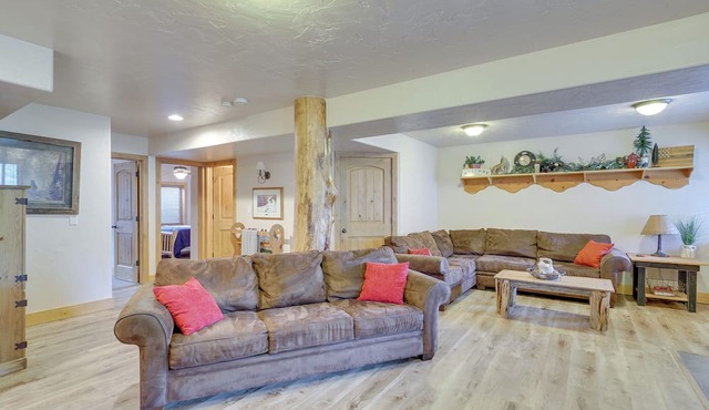 Rustic Sterling Cabin: Walk to Palisade Lake! in Sterling