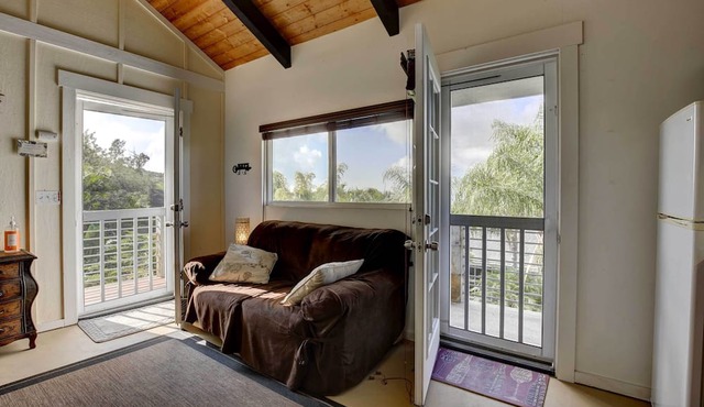 Cozy Kona Coast Apt w/Lanai ~ 8 Miles to Beach! in Kailua-Kona