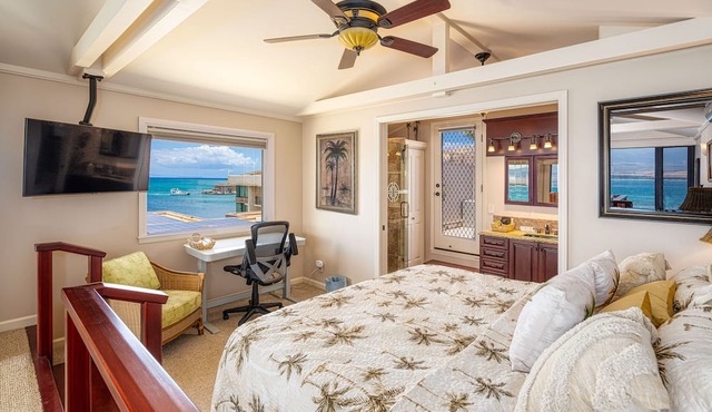Oceanfront Penthouse with Lanai plus Private Rooftop Sundeck - one of a kind!