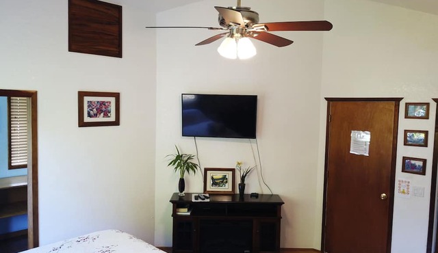 King room ensuite is spacious , relaxing, quiet space with a homey atmosphere. in Hilo