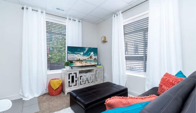 Cheery & Comfortable Apartment Near Downtown – Ideal for Extended Stays in Salt Lake City