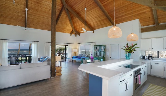 Contemporary Hawaii Living, Calm North Shore Beach