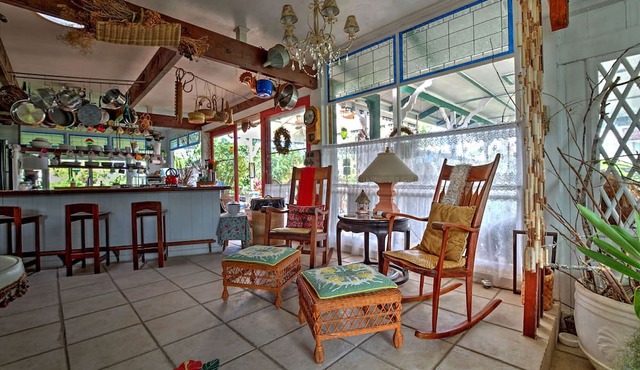 Hale Kawehi BnB Guesthouse In Quaint Downtown Hilo, Hawaii. PL-USE-2022-000007 in Hilo