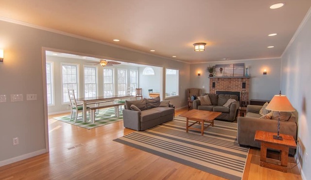 Large Pet Friendly Home Central to Assateague Island, Berlin and Ocean City, Md. in Berlin