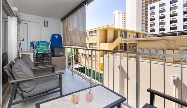 Oh-So-Close to Waikiki Beach Condo