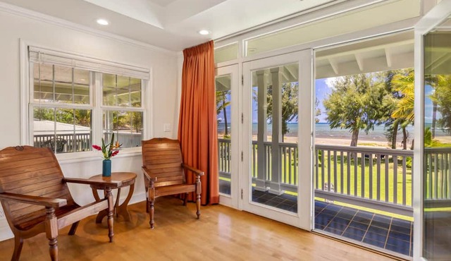 Kai Nalu, Spacious, Beachfront Home, A/C in Waimea