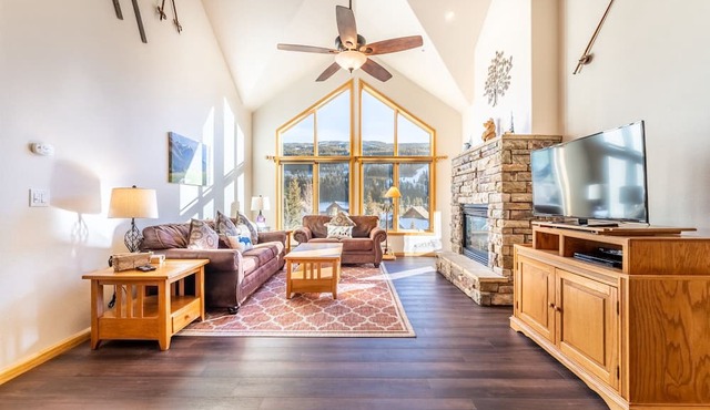 Keystone Condo w/Mountain Views & Only a Short Walk to Shops & Dining! in Keystone