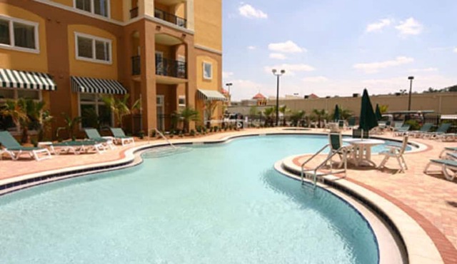luxury Condo Near Disney, Renovate Free Parking, Internet, Pirate Ship kid club in Orlando