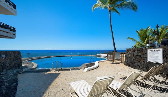 🏖️Kona Oceanview Condo w/Lanai + A/C | Casa 328