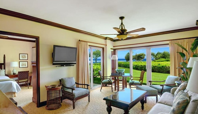 Waipouli Beach Resort Exquisite Ocean Front Condo in Oceanfront "H" Building in Kapaa