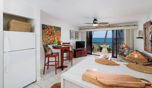 Kona Isle E23 DIRECT OCEAN FRONT, REMODELED, 2nd floor, Gorgeous 1/1