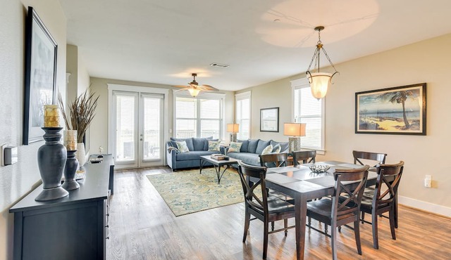 Beach Days & Resort-Style Fun! Galveston Retreat in Galveston