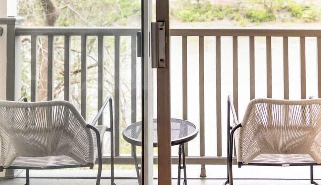 WALK to Downtown & Broadway - Pool, Parking & Patio in Nashville