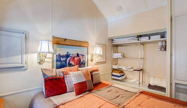 Cozy Cabin at Tiger Run | Near Ski Resort in Breckenridge