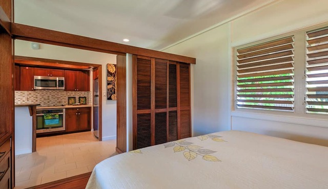 Steps from the sand, beach front and secludedon Kauai's north shore