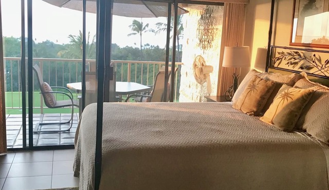 3BR, 3BA Kailua-Kona Condo. Best location. Beautiful ocean & golf course views!