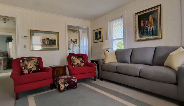 Enchanting Elk Rapids Victorian, 2 Blocks from Beaches in Elk Rapids