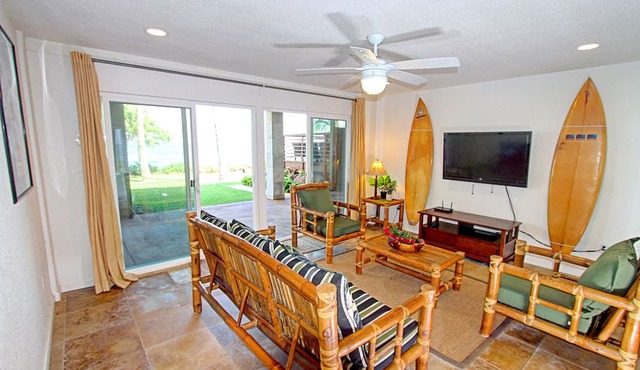 Gorgeous, Spacious, Ideal Family Vacation With 6 Ocean View Bedrooms! in Haleiwa