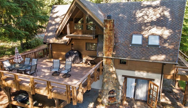 Riverfront Mt. Rainier/Crystal Mountain Chalet in Greenwater