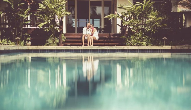 Private, Luxurious Dream Home with Swimming Pool, Permitted