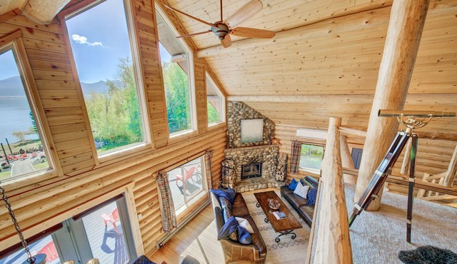 Yellowstone's Finest Private Waterfront Lodge · 360° Views · 15 Min to Park in Island Park