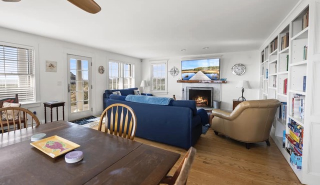 Love Sand, Madaket on the Beach, Lovely Seaside Home in Nantucket