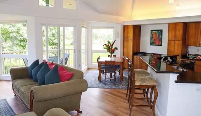 Walk to Beach & Sunset-Luxury - Golf Course -2000sq ft - 3BR Pool&Jacuzzi