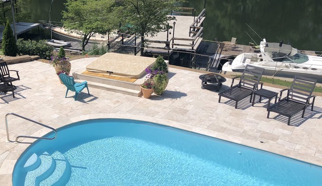 New Listing - Paradise in the Shoals in Muscle Shoals