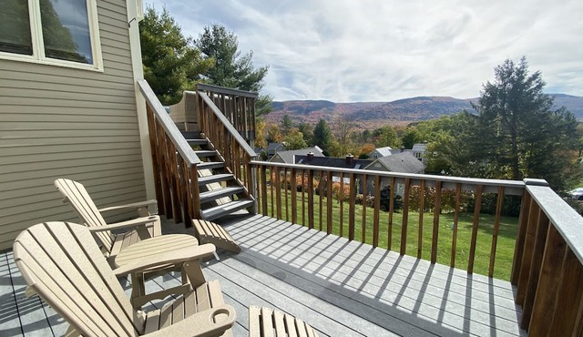 NEW Gorgeous mountain view condo 4bdr 3bth, wifi, cntrl air,near golf & downtown in Manchester