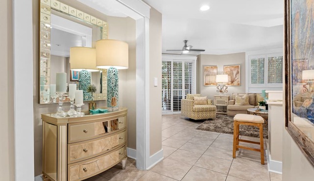 1BR Condo at Baytowne Wharf! GOLF CART to Beach, Tropical Pool, Hot Tub, Tram in Miramar Beach