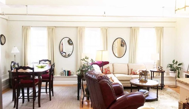 Beautifully Renovated Downtown Luxury Condo, a block from the rock! in Plymouth