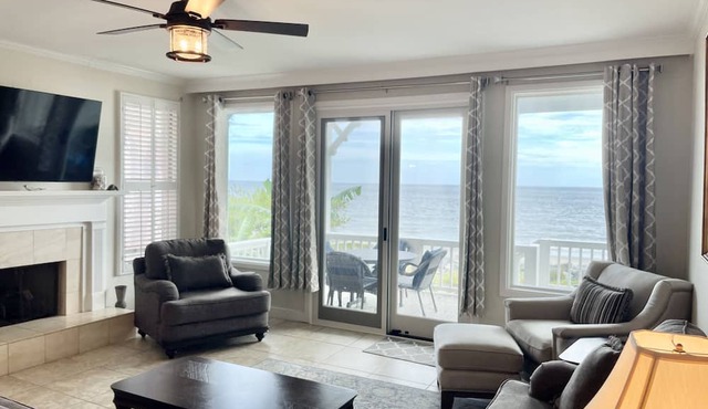 Newly Renovated Oceanfront Condo Right on the Beach Beachfront Great Views in Saint Simons Island