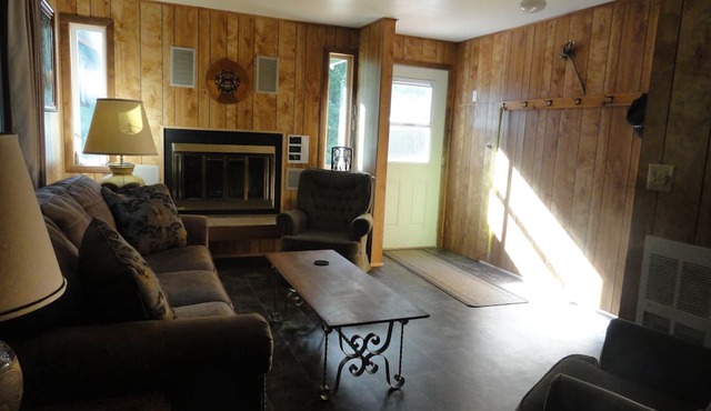 The Family Lake Place- 3 Bdrm- Year Round Hiking, Boating, Fishing in Hoodsport