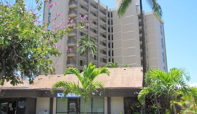 Direct Oceanfront Studio With Private Lanai in Lahaina