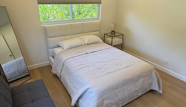 Lovely 3-bedroom house with heated pool in pleasant Lighthouse Point in Lighthouse Point