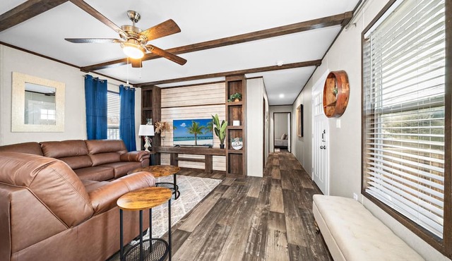 Joy Drive In Movie & RV Resort - 2995 Barr Ln - Relaxing 3BR/2BA Getaway in Copperas Cove