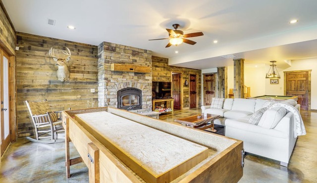 Game Room + Deck: Spacious Spruce Pine Retreat! in Spruce Pine