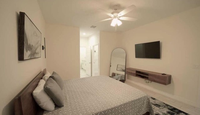 Modern Casa-10 minutes from UCF in Oviedo