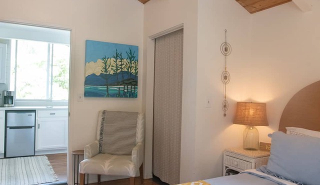 Sun kissed 1-bedroom apartment minutes from Hawi. in Kapaau