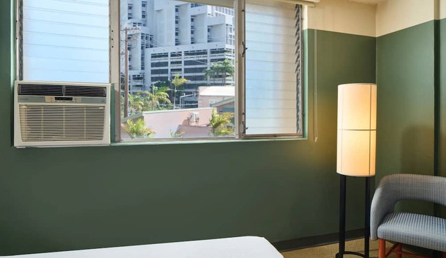 3 Sleek Units, Urban Garden Setting, Pool Enjoyment, Close to Local Attractions in Honolulu