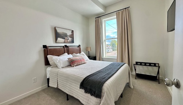 3 bed 2 bath with Garage and open floor plan on 2nd story 20 mins from Bear Lake in Montpelier