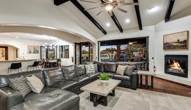 Casa Palacio - 8BR/9BA Mansion w/Pool, Spa, Water Slide & Tennis Court! in Scottsdale