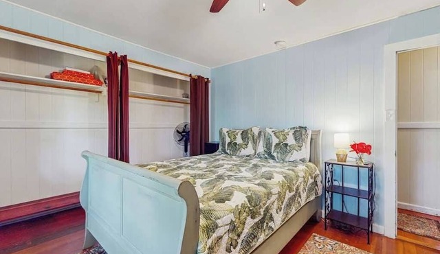 Classic Country Home Near Hilo with Room to Roam