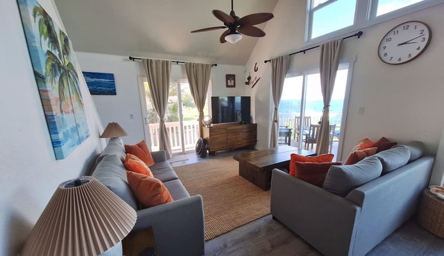 Hale Kailani - Perfect Oceanfront Cottage for Relaxing Stays - Sunrise Views in Keaau